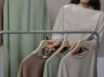 服装定制厂家成本高吗？对质量的把关怎么样？